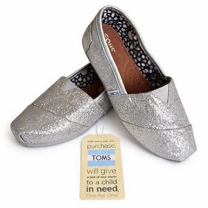 TOMS Silver Glitter Slip-On Shoes – Size 8 – New With Tags ✨